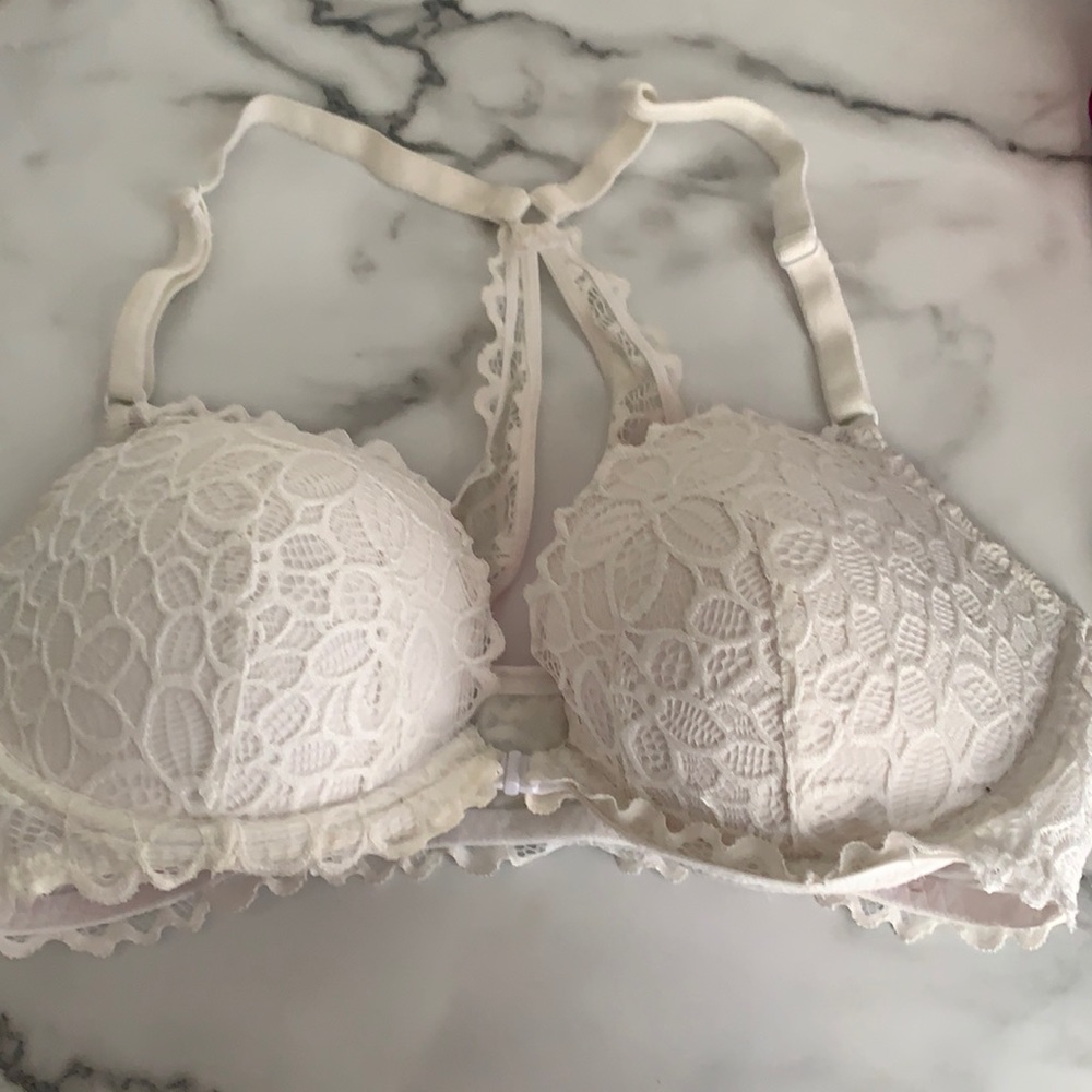 VS pink bra